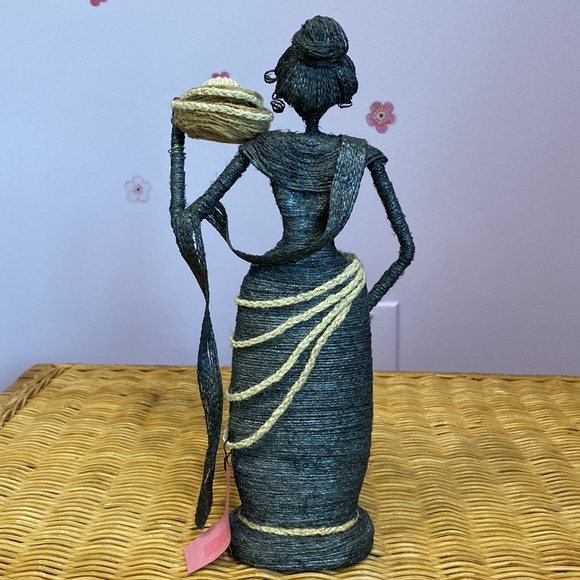 Handcrafted Indian Women Made of Plastic Bottle & Newspaper w/ Baskets & Chopper - Picture 6 of 13